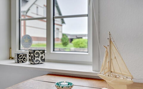 Elma - 24Km from the Sea: Roof, House, Land Lot, Home, Cottage, Estate, Garden Buildings, Shade, Log Cabin, Landscaping