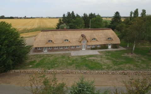 Alitta - 27Km from the Sea: Roof, Home, Cottage, Siding, Shade, Farmhouse, Estate, Driveway, Garden Buildings, Yard