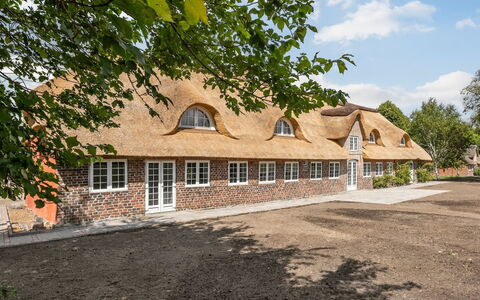 Alitta - 27Km from the Sea: Roof, House, Land Lot, Home, Cottage, Estate, Garden Buildings, Shade, Log Cabin, Landscaping