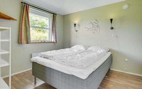 Aletta - 25Km from the Sea: Bed, Interior Design, Bedroom, Wall, Furniture, Floor, Flooring, Bedding, Wood, Ceiling