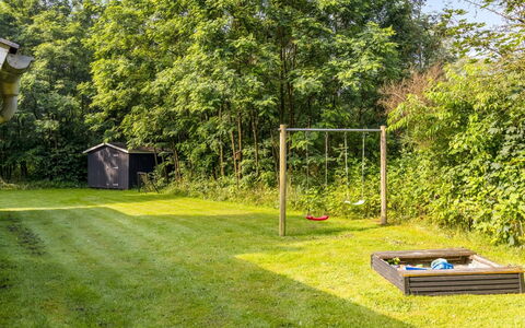 Jutta - 28Km from the Sea: Grass, Garden, Shrub, Land Lot, Lawn, Groundcover, Backyard, Shade, Landscaping