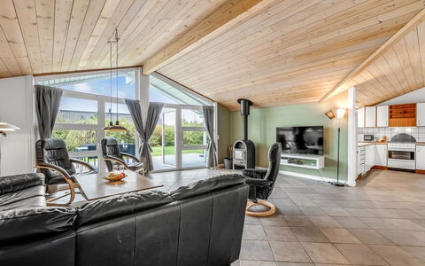 Ingbritt - 700M to the Fjord: House, Roof, Home, Cottage, Shed, Garden Buildings, Siding, Yard, Log Cabin, Hut