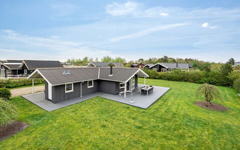 Ingbritt - 700M to the Fjord: House, Roof, Home, Cottage, Shed, Garden Buildings, Siding, Yard, Log Cabin, Hut