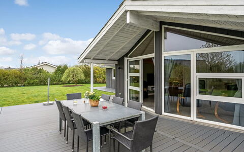 Ingbritt - 700M to the Fjord: House, Roof, Home, Cottage, Shed, Garden Buildings, Siding, Yard, Log Cabin, Hut