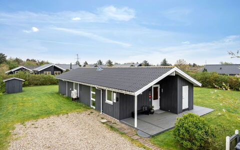 Ingbritt - 700M to the Fjord: House, Roof, Home, Cottage, Shed, Garden Buildings, Siding, Yard, Log Cabin, Hut
