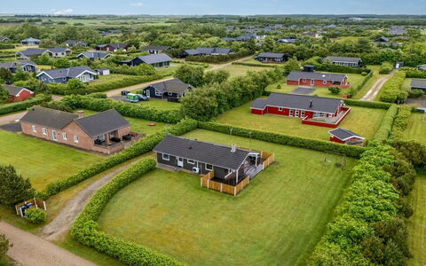 Picabo - 750M to the Fjord: Roof, House, Residential Area, Landscape, Home, Land Lot, Plain, Rural Area, Human Settlement, Field