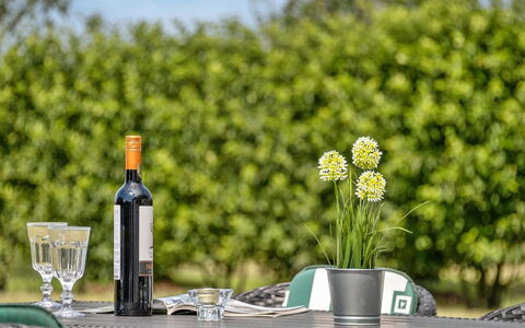 Timotej - 75M to the Fjord: Tableware, Drinkware, Bottle, Table, Furniture, Wine, Serveware, Barware