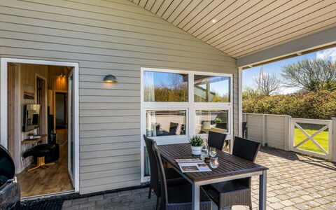 Ellis - 700M to the Fjord: Home, Residential Area, House, Cottage, Roof, Land Lot, Siding, Garden, Estate, Lawn
