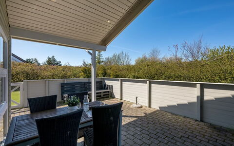 Ellis - 700M to the Fjord: Home, Residential Area, House, Cottage, Roof, Land Lot, Siding, Garden, Estate, Lawn