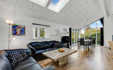 Heide - 750M to the Fjord: Wood, Ceiling, Interior Design, Flooring, Floor, Living Room, Chair, Hardwood, Wood Flooring