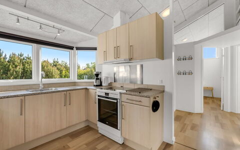 Heide - 750M to the Fjord: Kitchen, Countertop, Interior Design, Kitchen Appliance, Flooring, Major Appliance, Ceiling, Floor, Cabinetry, Room