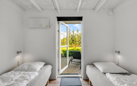 Heide - 750M to the Fjord: Bedroom, Design, Daylighting, Bedding, Bed, Aluminium, Stairs