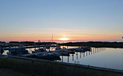 Heide - 750M to the Fjord: Sky, Water, Water Resources, Body Of Water, Boat, Dusk, Horizon, Afterglow, Watercraft, Sunset