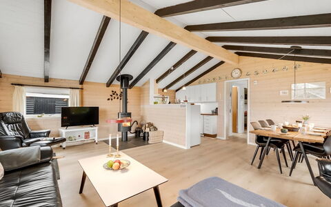 Miikka - 800M to the Fjord: Cottage, Home, House, Roof, Porch, Estate, Siding, Garden Buildings, Farmhouse, Yard