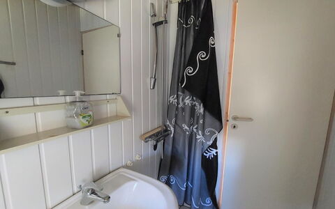 Annik - 980M to the Fjord: Plumbing Fixture, Bathroom, Plumbing, Flooring, Floor, Tap, Interior Design, Bathroom Sink, Sink, Room