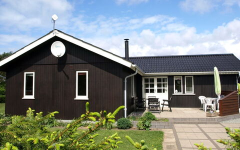 Theodor - 180M to the Fjord: Building, Window, House, Roof, Home, Cottage, Residential Area, Door, Siding, Lawn