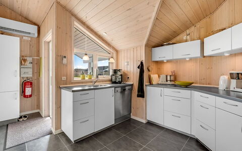 Tobbi - 1.1Km to the Fjord: Wood, Kitchen, Ceiling, Major Appliance, Interior Design, Countertop, Home, Cabinetry, Kitchen Appliance, Room