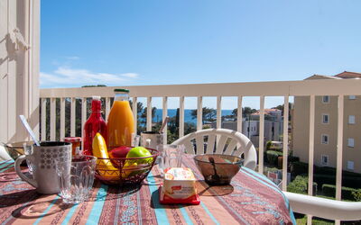 Accommodation:&nbsp;Le Panama 100.6