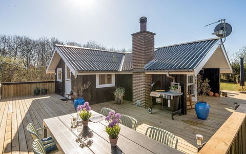 Gunde - 300M to the Fjord: Cottage, Home, House, Roof, Porch, Estate, Siding, Garden Buildings, Farmhouse, Yard