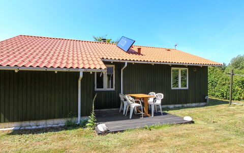 Jaane - 650M to the Fjord: Wood, House, Roof, Cottage, Home, Siding, Land Lot, Door, Garden Buildings, Shade
