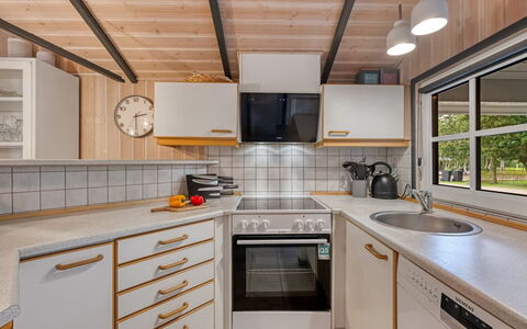 Martina - 560M to the Fjord: Kitchen, Countertop, Interior Design, Wood, Kitchen Appliance, Flooring, Major Appliance, Ceiling, Plumbing Fixture, Kitchen Sink