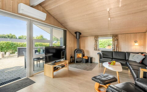 Robertha - 800M to the Fjord: Flooring, Interior Design, Floor, Ceiling, Couch, Living Room, Room, Wood Flooring, Hardwood