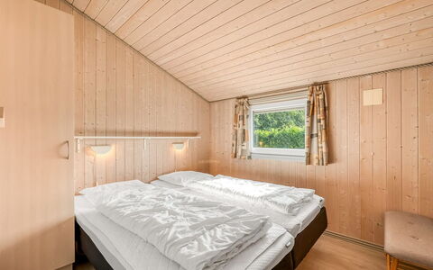 Robertha - 800M to the Fjord: Wood, Home, Wood Stain, Hardwood, Bedroom, Plank, Design, Bed, Log Cabin