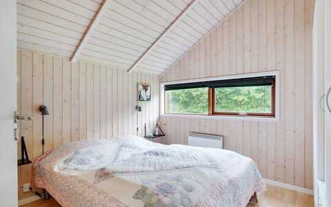 Chermeine - 1.2Km to the Fjord: Wood, Interior Design, Bedroom, Ceiling, Bed, Flooring, Floor, Furniture, Room, Bed Sheet