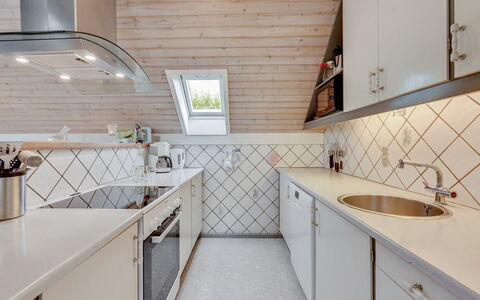 Earline - 900M to the Fjord: Wood, Flooring, Kitchen, Interior Design, Ceiling, Floor, Countertop, Home, Light Fixture, Tile