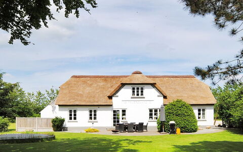 Fintan - 2Km to the Fjord: Residential Area, Shrub, House, Home, Garden, Estate, Shade, Landscaping, Lawn