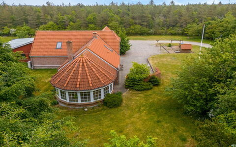 Wilmar - 1Km to the Fjord: Furniture, Interior Design, Flooring, Wood, Floor, Ceiling, Wood Flooring, Chair, Table, Lighting