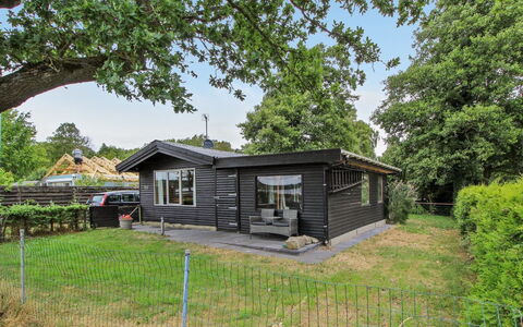 Graa: Roof, House, Land Lot, Home, Cottage, Estate, Garden Buildings, Shade, Log Cabin, Landscaping