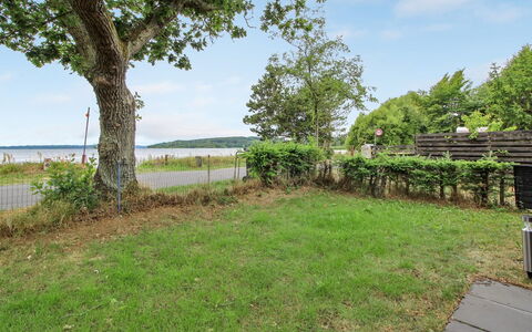 Graa: Roof, House, Land Lot, Home, Cottage, Estate, Garden Buildings, Shade, Log Cabin, Landscaping