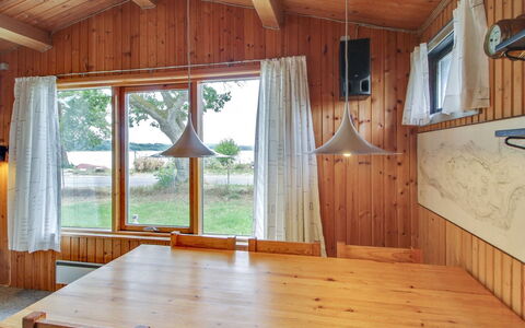 Graa: Roof, House, Land Lot, Home, Cottage, Estate, Garden Buildings, Shade, Log Cabin, Landscaping