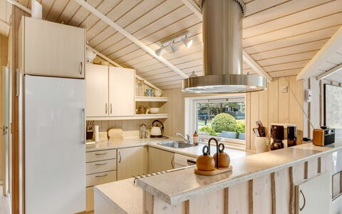 Sæby 670: Kitchen, Countertop, Interior Design, Flooring, Wood, Ceiling, Kitchen Appliance, Light Fixture, Cabinetry, Furniture