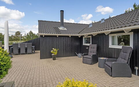 Thore - 400M from the Sea: Cottage, Shed, Hut, Farmhouse, Prairie, Shack, Barn, Log Cabin, Garden Buildings