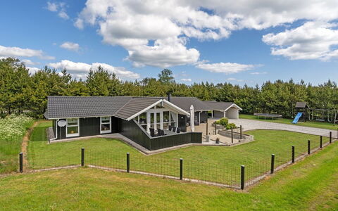 Thore - 400M from the Sea: Cottage, Shed, Hut, Farmhouse, Prairie, Shack, Barn, Log Cabin, Garden Buildings