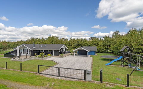 Thore - 400M from the Sea: Cottage, Shed, Hut, Farmhouse, Prairie, Shack, Barn, Log Cabin, Garden Buildings