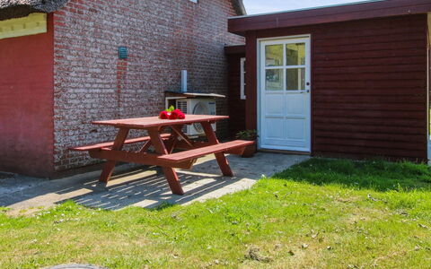 Saarah - 25Km from the Sea: Roof, House, Home, Cottage, Door, Siding, Deck, Porch, Plank, Hardwood