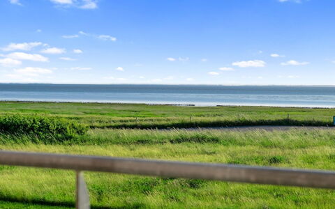 Antomine - 100M from the Sea: Wood, Garden, Backyard, Land Lot, Home, Roof, Shade, Deck, Hardwood, Yard