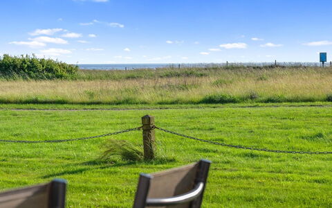Antomine - 100M from the Sea: Wood, Garden, Backyard, Land Lot, Home, Roof, Shade, Deck, Hardwood, Yard