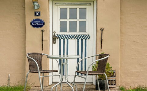Thorarin - 25Km from the Sea: Roof, House, Land Lot, Home, Cottage, Estate, Garden Buildings, Shade, Log Cabin, Landscaping