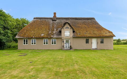 Thorarin - 25Km from the Sea: Roof, House, Land Lot, Home, Cottage, Estate, Garden Buildings, Shade, Log Cabin, Landscaping