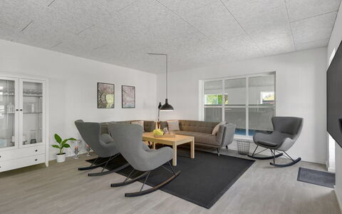 Gabriele - 17Km from the Sea: Roof, Home, Door, Cottage, Shade, Siding, Yard, Estate, Backyard