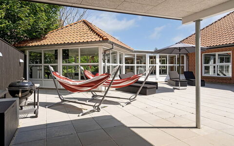 Gabriele - 17Km from the Sea: Roof, Home, Door, Cottage, Shade, Siding, Yard, Estate, Backyard
