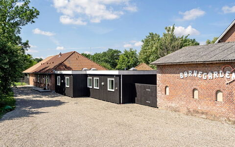 Gabriele - 17Km from the Sea: Roof, Home, Door, Cottage, Shade, Siding, Yard, Estate, Backyard