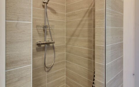 Gertrude - 1.1Km to the Fjord: Wall, Flooring, Floor, Bathroom, Plumbing Fixture, Interior Design, Tile, Composite Material, Plumbing, Shower Head