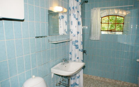 Beatha - 25Km to the Fjord: Bathroom, Plumbing Fixture, Bathroom Sink, Flooring, Interior Design, Floor, Sink, Plumbing, Tap, Tile