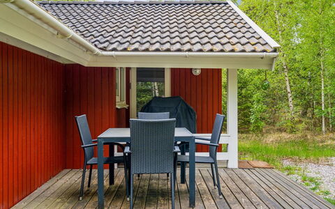 Niglæs - 700M from the Sea: Swimming Pool, Outdoor Furniture, Furniture, Resort, Flagstone, Eco Hotel, Shade, Chair, Leisure, Estate