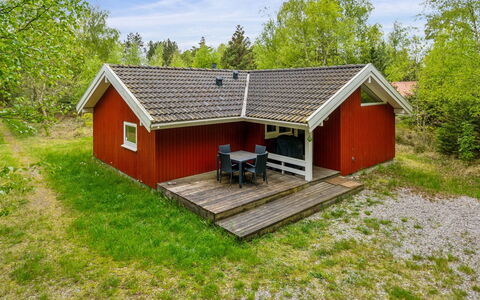 Niglæs - 700M from the Sea: Swimming Pool, Outdoor Furniture, Furniture, Resort, Flagstone, Eco Hotel, Shade, Chair, Leisure, Estate